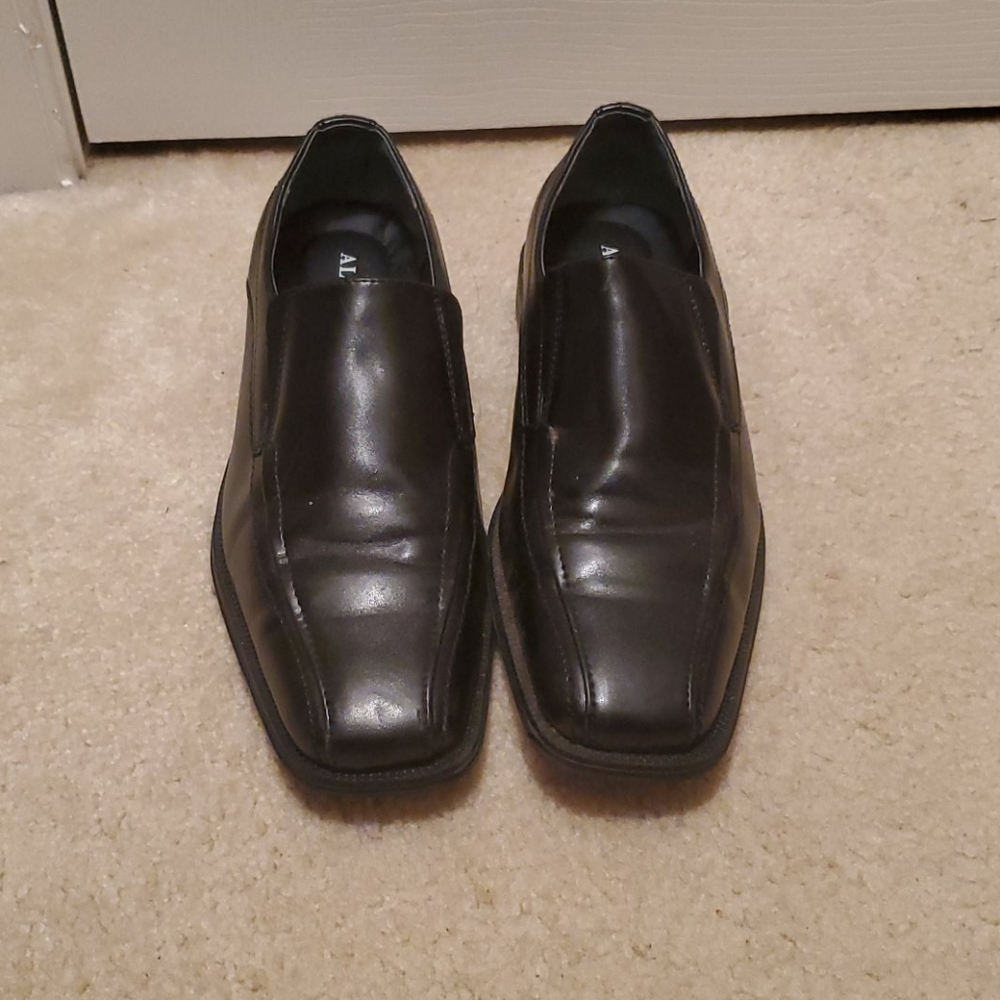 Mens dress shoes